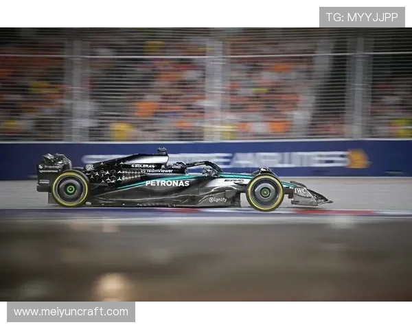 F1赛季激战正酣 法拉利与梅赛德斯争锋再起 新车表现引人注目 F1赛季激战正酣 法拉利与梅赛德斯争锋再起 新车表现引人注目