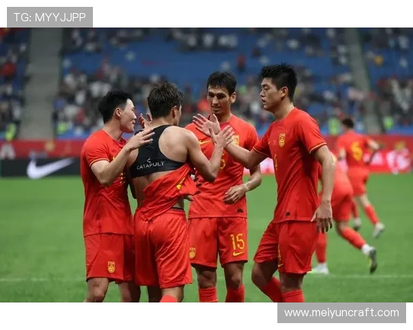 中国足球队备战亚洲杯 集训首次亮相新阵容 力争突破历史瓶颈 中国足球队备战亚洲杯 集训首次亮相新阵容 力争突破历史瓶颈