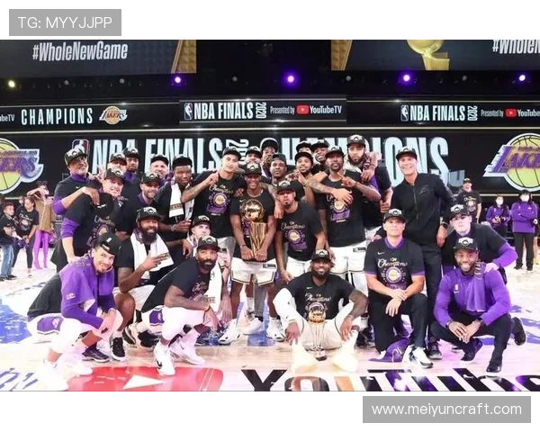 NBA最新动态：詹姆斯领衔湖人强势逆袭勇士，小将表现引热议